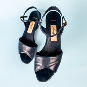 Vintage Amalfi Astor Wedge Sandals 7M